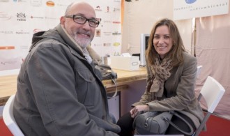 El Presidente de Fundación Phi, D. Félix Balboa, con Mª Paz Esteve, la madre de Tomás
